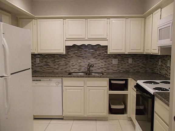 4th image of 17135 Beaver Springs Dr