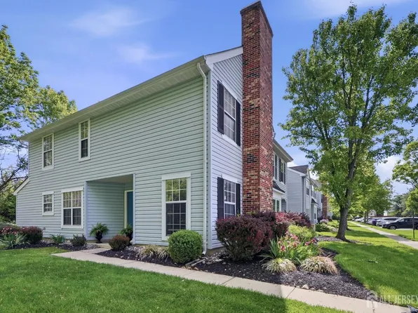 601 Lindsley Ct, Mount Holly, NJ 08016