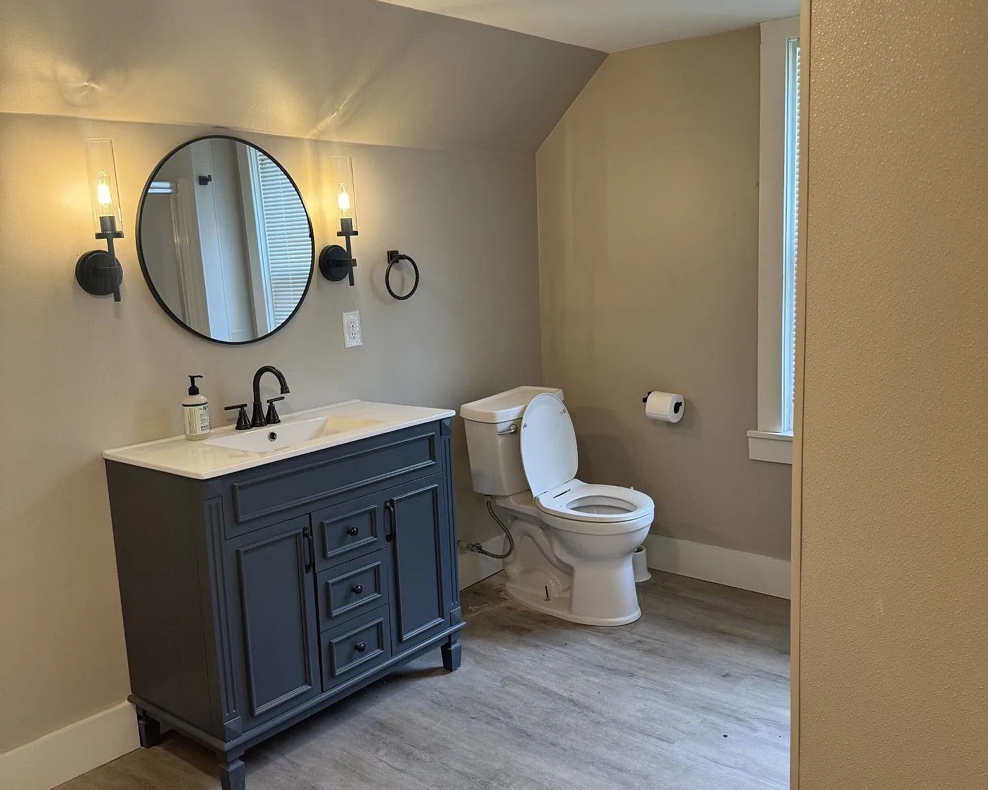 3 bed, 2.0 bath, $1,750 — Photo 3