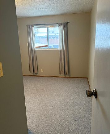 4th image of 5401 57th Ave