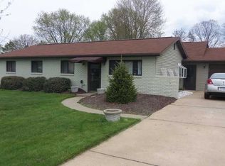 57 Robinhood Dr, Cranberry Twp, PA 16066
