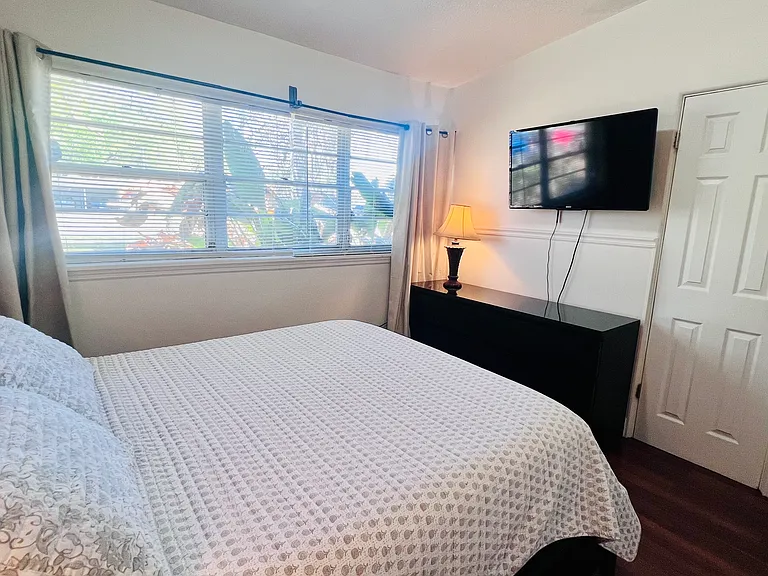610 Ventura Ave — Photo 28