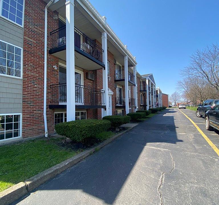 Additional Parking in Rear