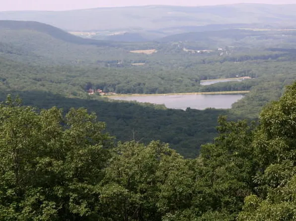 398 Eh Turnberry Ln, Hazle Township, PA 18202