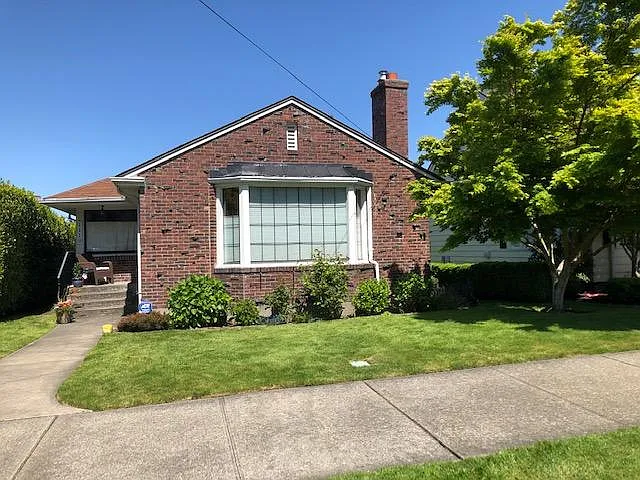 1119 N Tacoma Ave — Photo 1