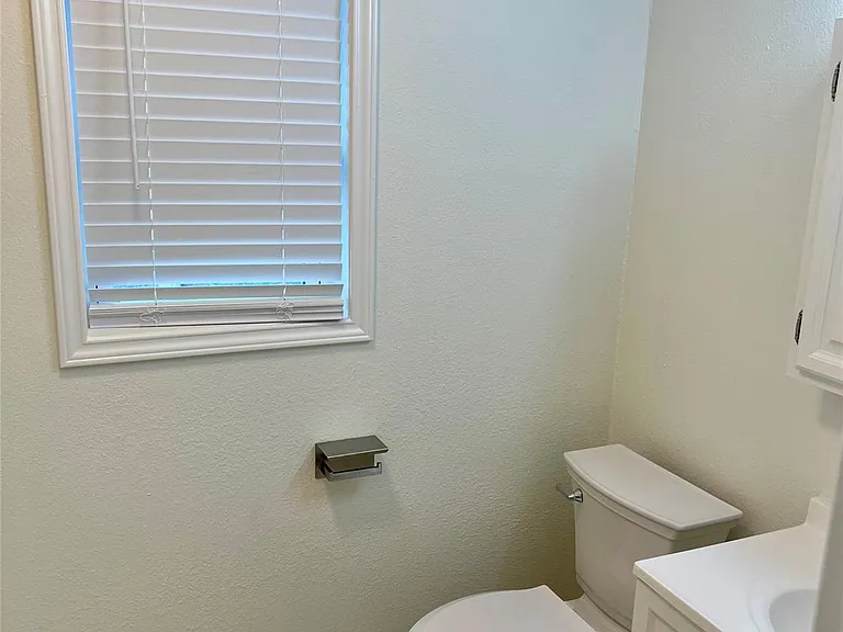 21510 Ruth Dr — Photo 10
