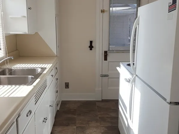 514 Court St APT 3, Saint Joseph, MI 49085