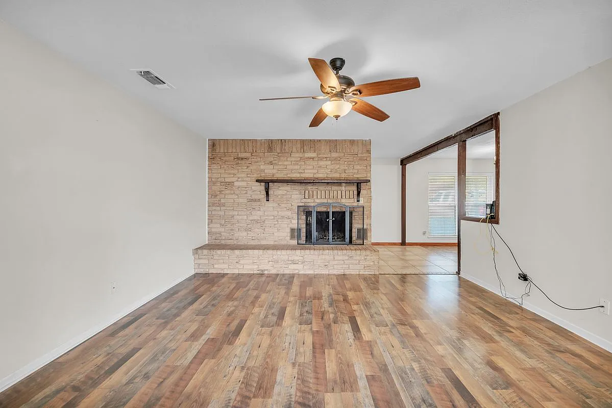 3 bed, 2.0 bath, 1751 sqft, $1,500 — Photo 4