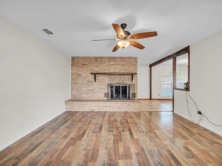 613 Manning Dr — Photo 4
