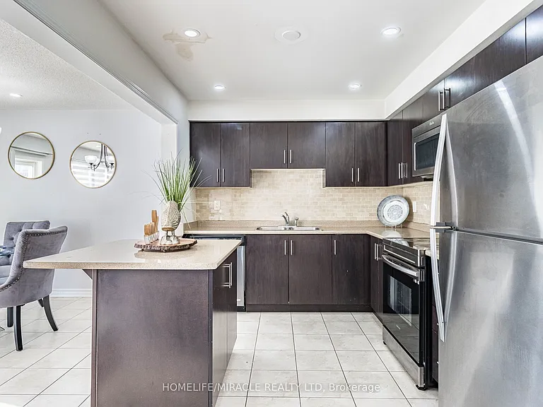 229 Remembrance Rd — Photo 9