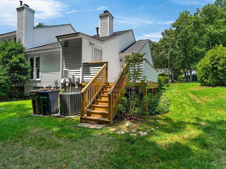 114 Planetree Ln — Photo 19