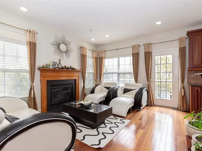 40 Mallard Pl — Photo 4