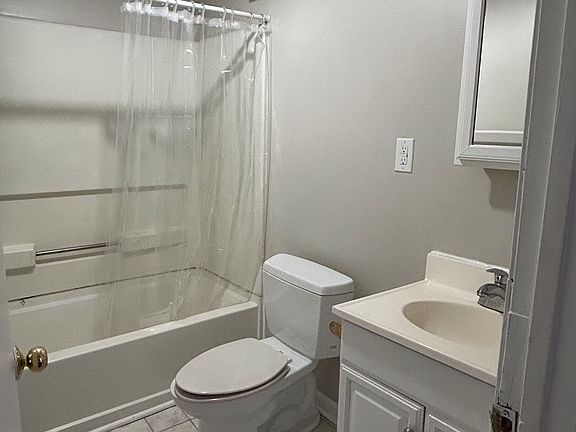 5th image of 329 N Loudoun St APT 3