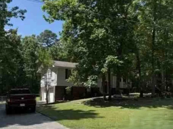 559 Kingsway Dr, Anniston, AL 36207