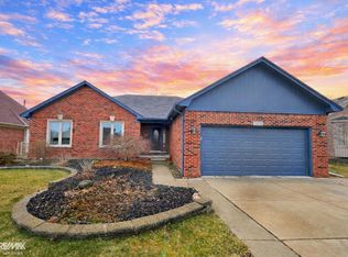 30868 Thistle Ave, Chesterfield, MI 48051