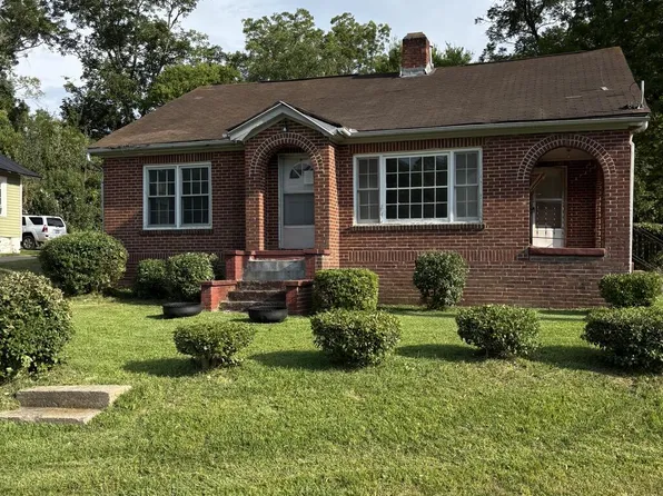 802 Milwee Ave, Greenwood, SC 29646