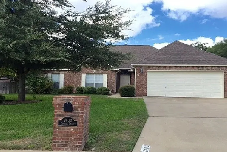 2403 Crystal Dr — Photo 1