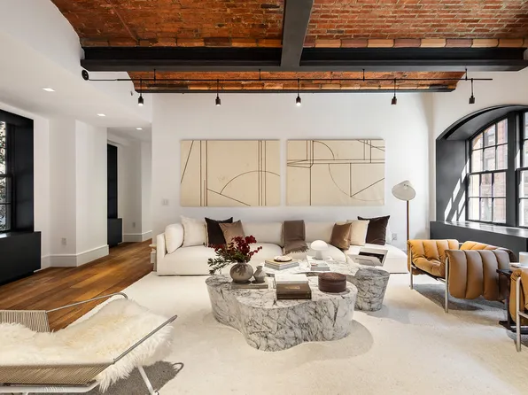 36 Bleecker Street image 4 of 19