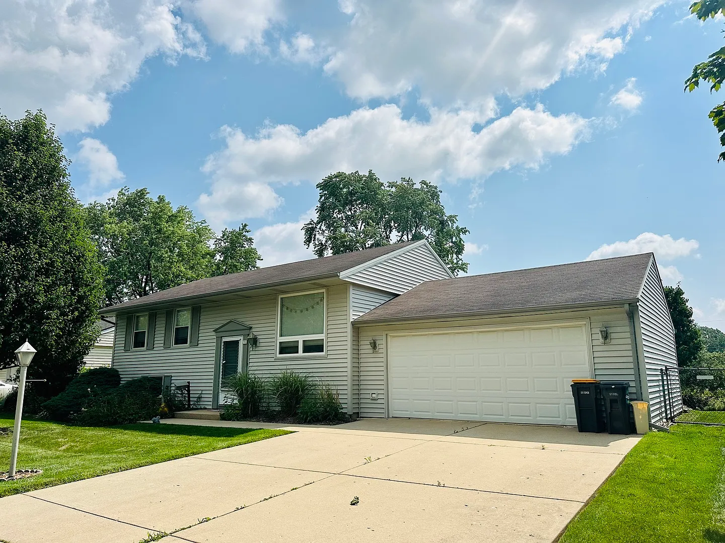 701 Parkside Cir photo 1