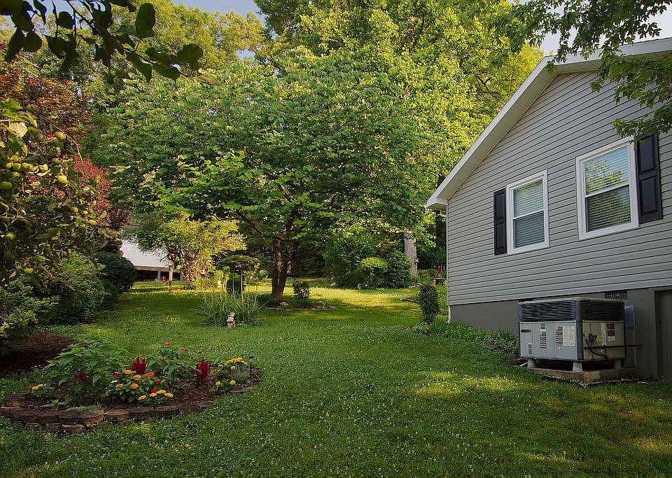 2nd image of 281 East Dr