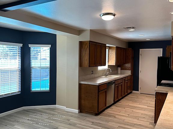 2nd image of 1249 E La Jolla Dr