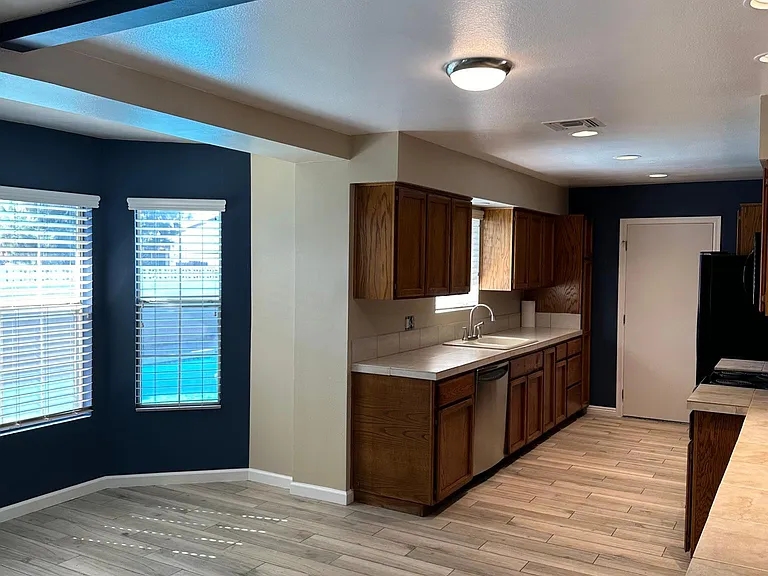 1249 E La Jolla Dr #0 — Photo 6