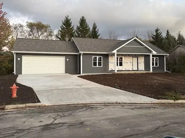 205 W Haven Ct, Luxemburg, WI 54217