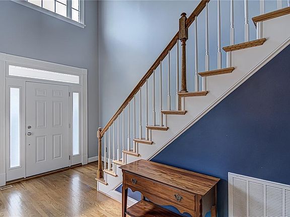 4th image of 5730 Bromley Dr