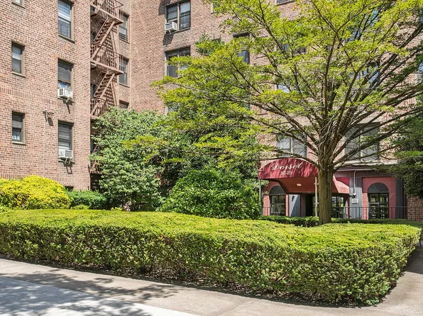 83-25 98th St APT 3K, Queens, NY 11421