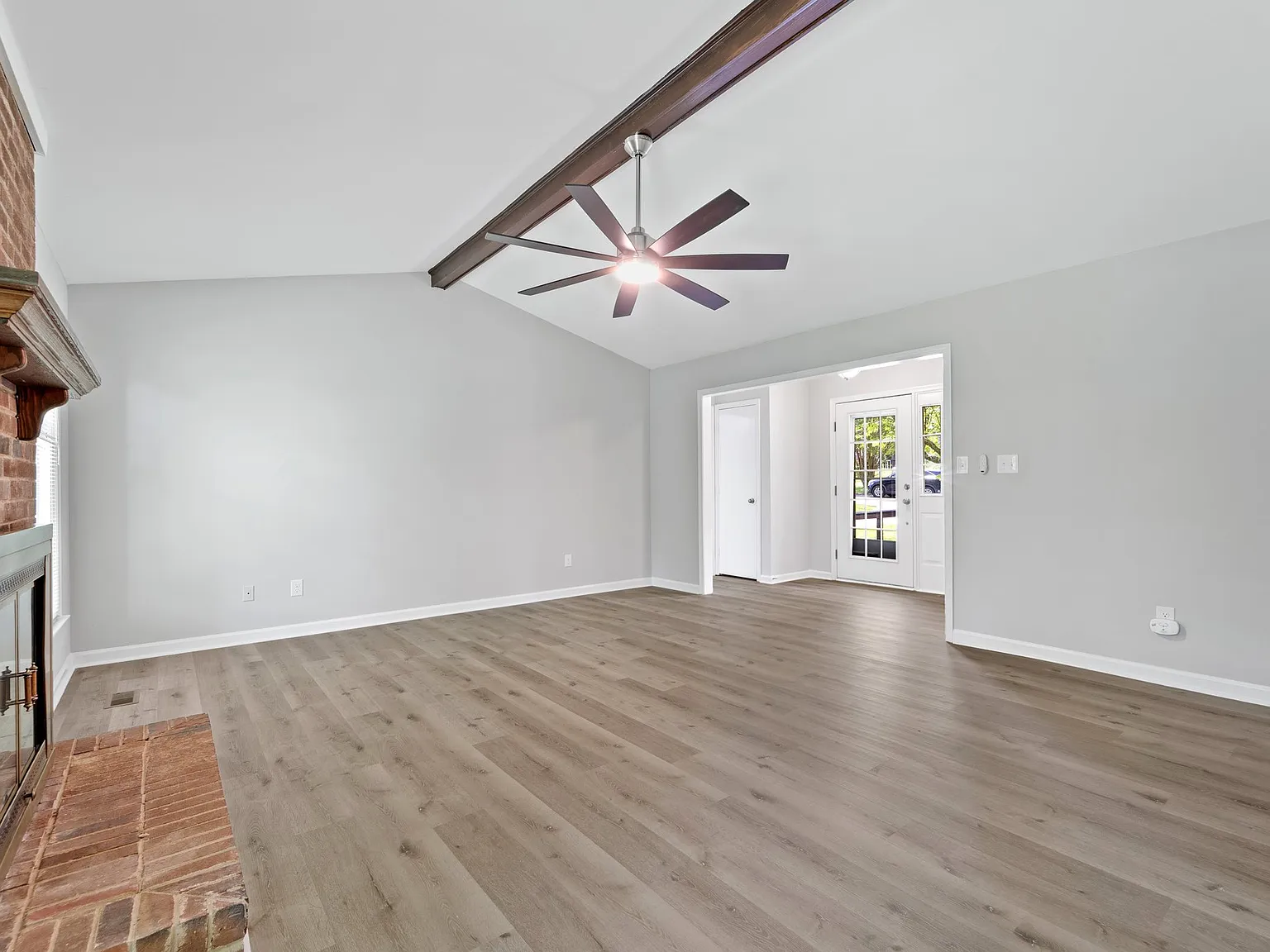 3 bed, 1372 sqft, $1,850 — Photo 4