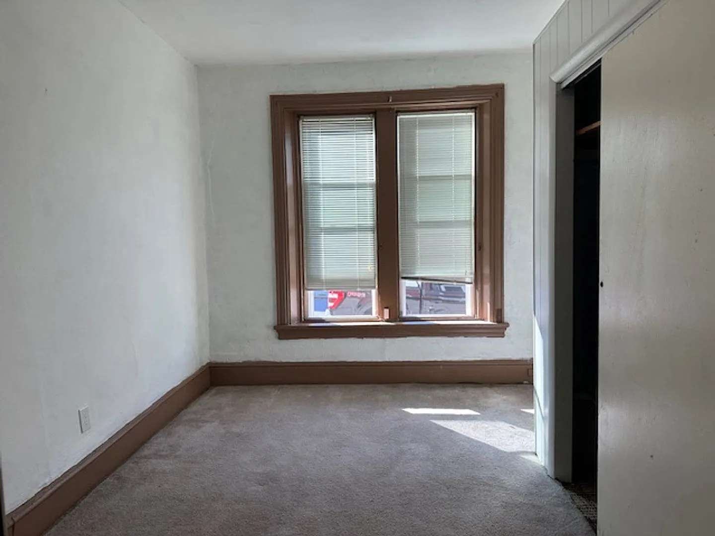 Introducing our cozy 2-bedroom, 1-bathroom apartment located in the heart of Harrisburg, PA — Photo 4