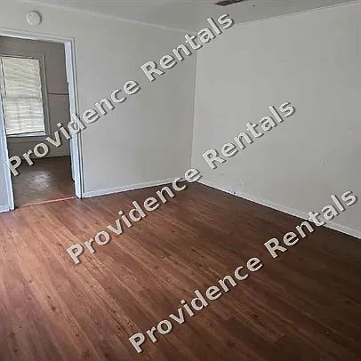 913 Eastland Avenue - 1 — Photo 4