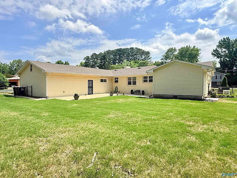 1711 Lydia Dr NW — Photo 39