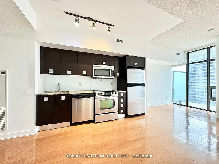 33 Charles St E #1404 — Photo 7