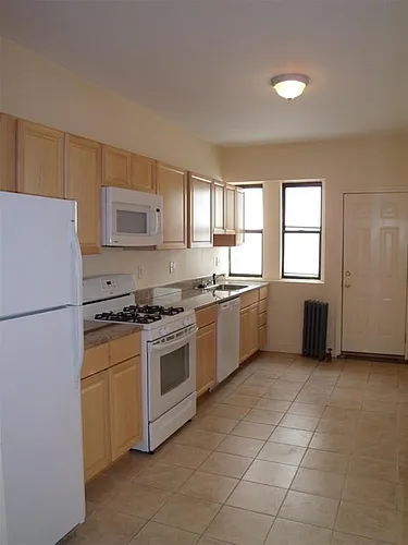 217 Highland Ave Photo 1