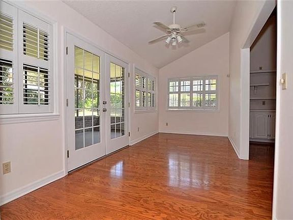 5th image of 2365 Lakeview Ave