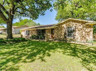 1033 Ferndale Ave, Azle, TX 76020