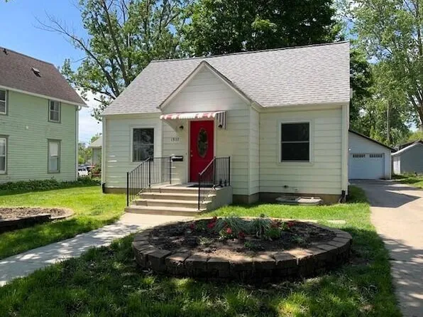 1307 Douglas Ave, Ames, IA 50010