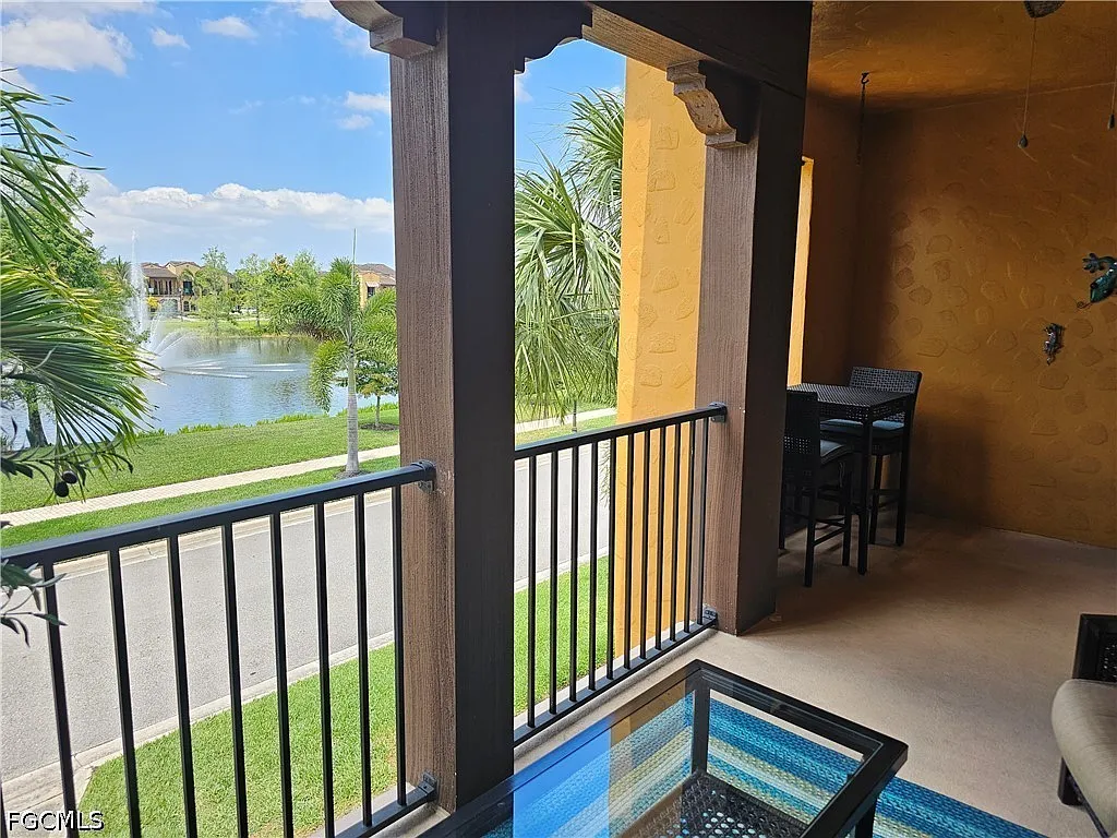 3 bed, 2.0 bath, 1722 sqft, $6,800 — Photo 3
