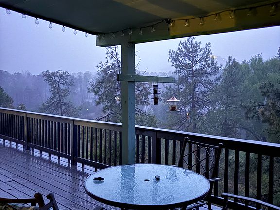 2nd image of 943 W Lookout Rd
