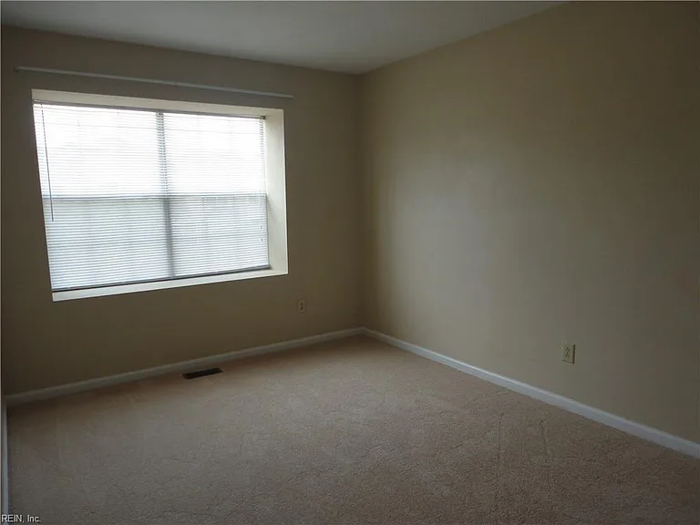 1856 Abbotsbury Way — Photo 7