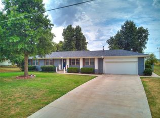 1118 E Elm St, El Reno, OK 73036