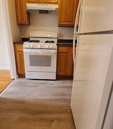 3rd image of 14325 41st Ave APT 608