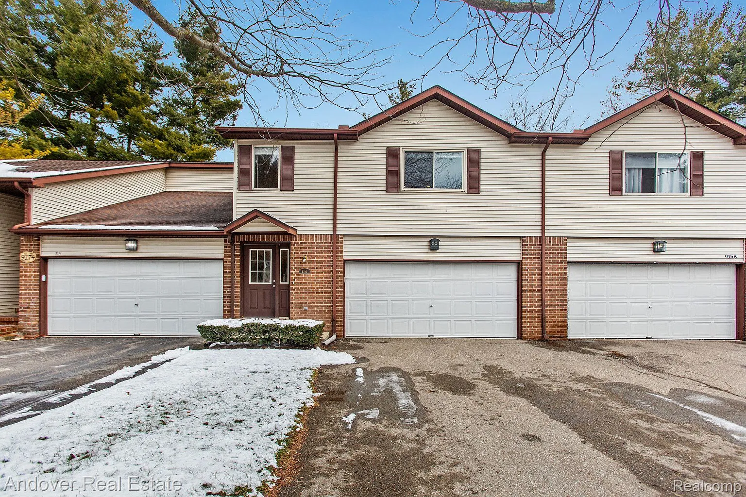 9166 Lake Pine Dr photo 1