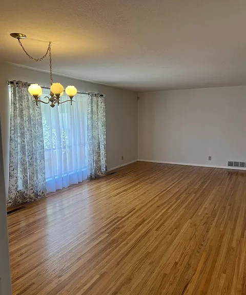 3004 Utah St NE — Photo 6