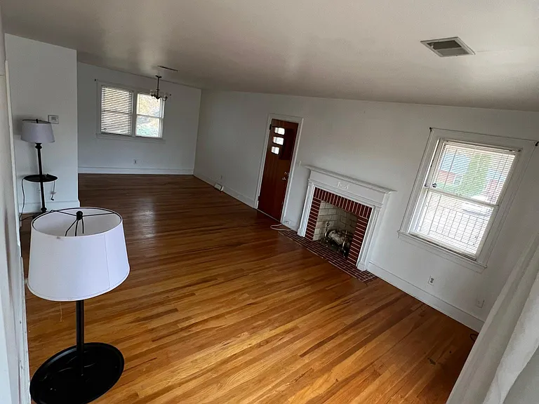 102 Gloucester St — Photo 2