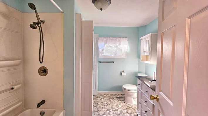 116 E Curtis St — Photo 7