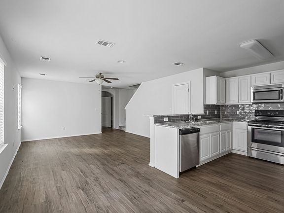 5th image of 507 W Walker St