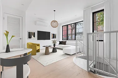 Sold by New York Casas Ltd.