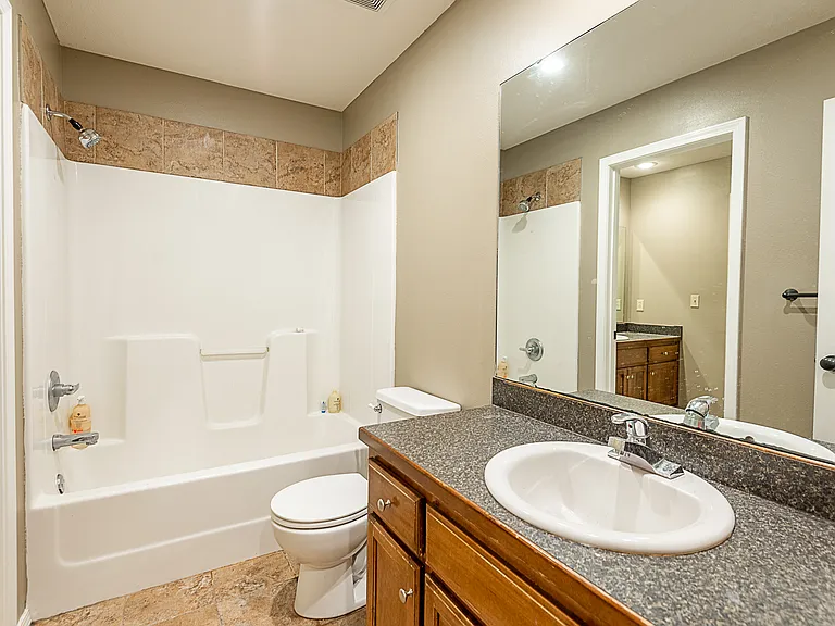 1332 S Lexington Ave — Photo 33